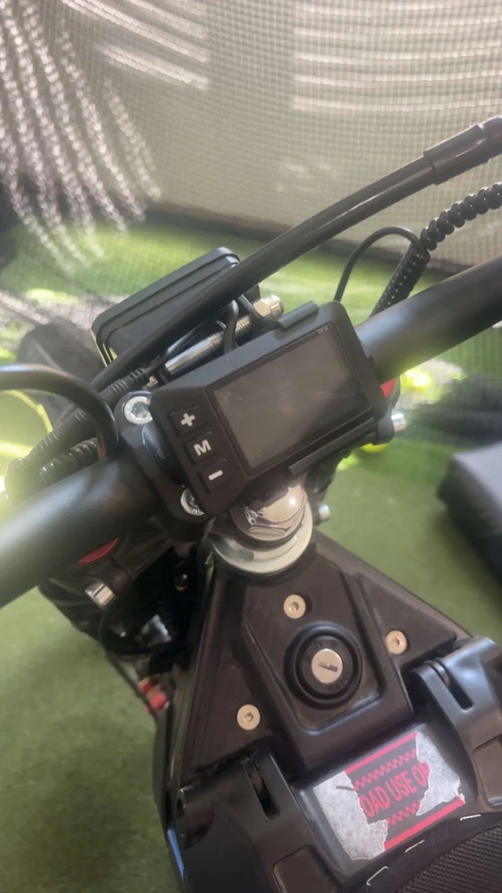 Yozma Screen Mount